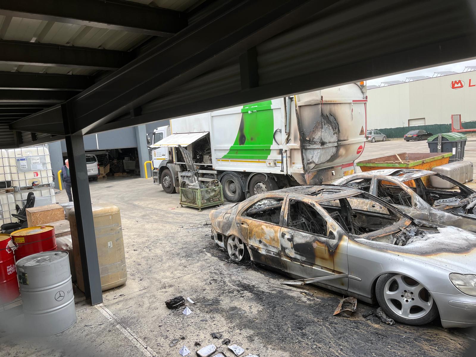 Incendio en el taller de Ureta Motor Aranda