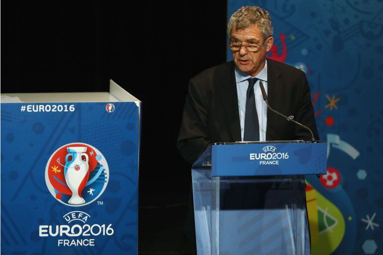 Ángel María Villar durante una rueda de prensa de la UEFA.