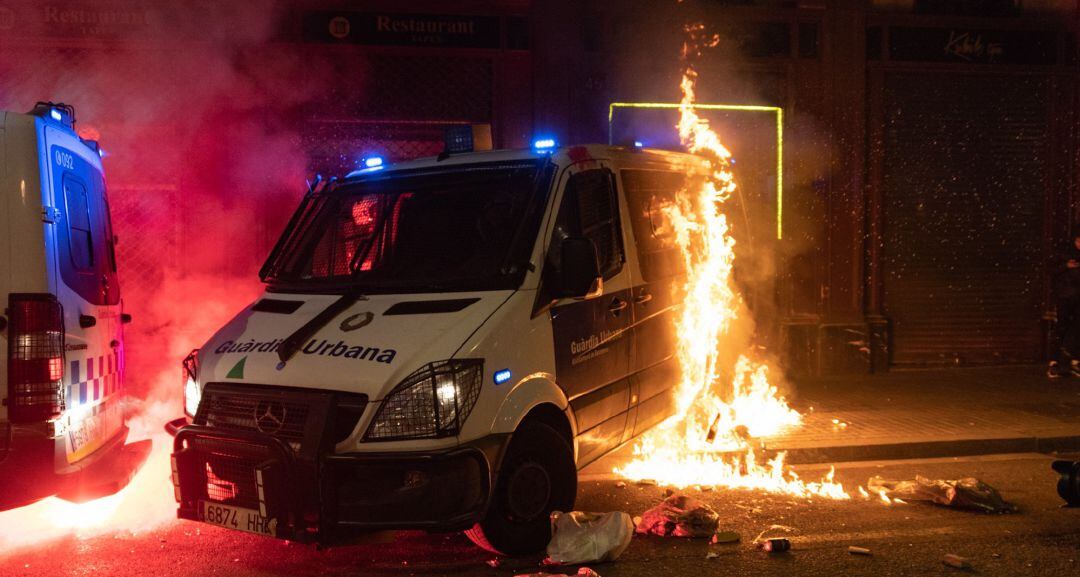 La furgoneta de la Guardia Urbana de Barcelona atacada el pàsado sábado
