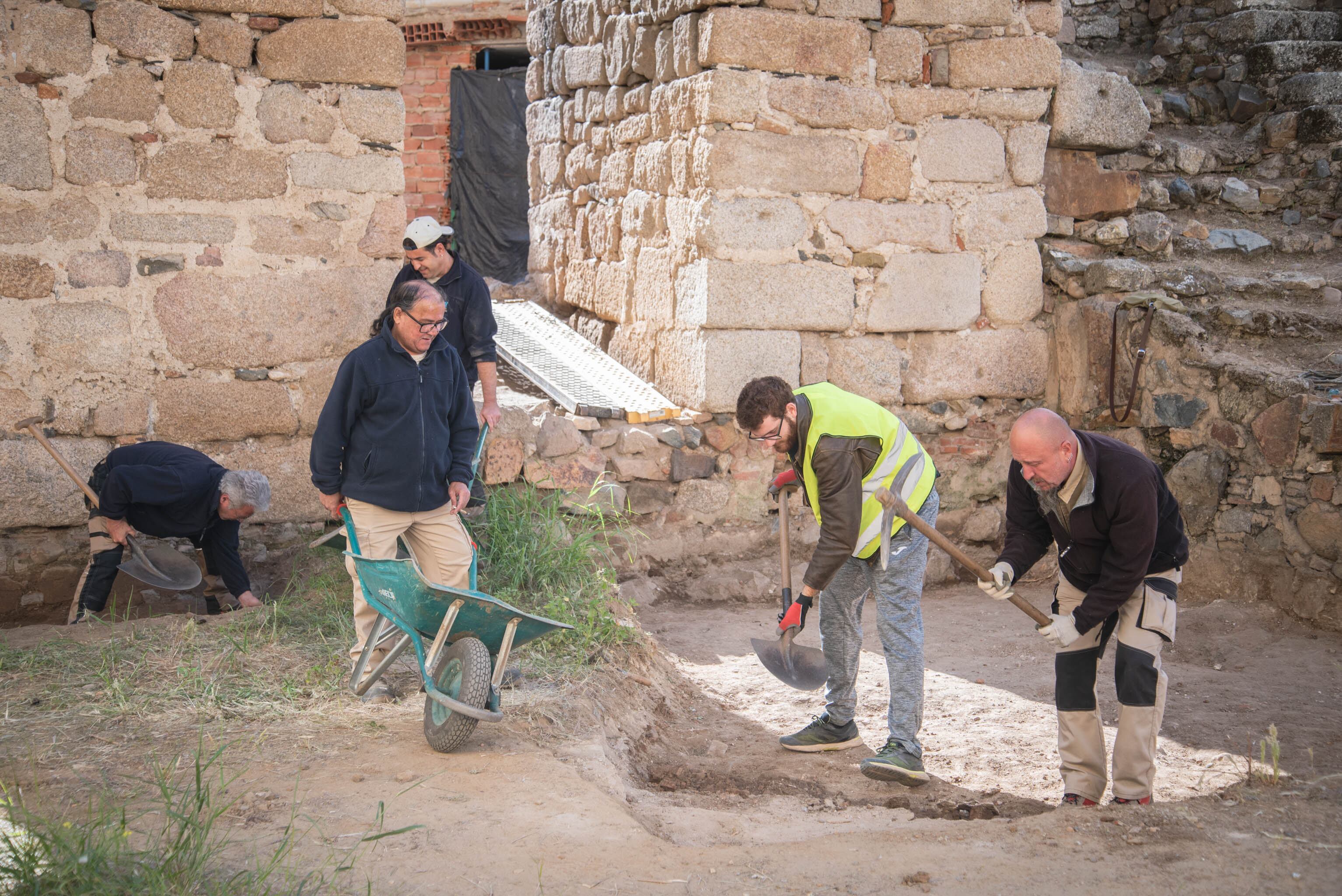 Excavaciones en la Torre Albarrana