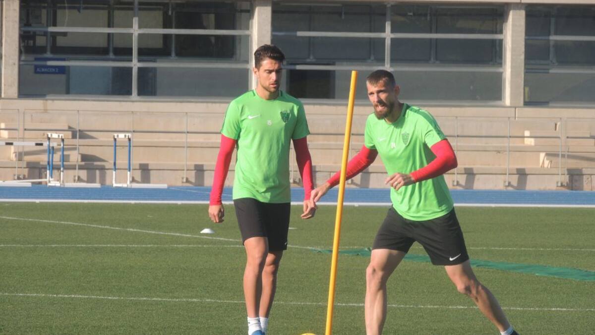 Saveljich: "Si subimos pido de rodillas quedarme en el Almería"