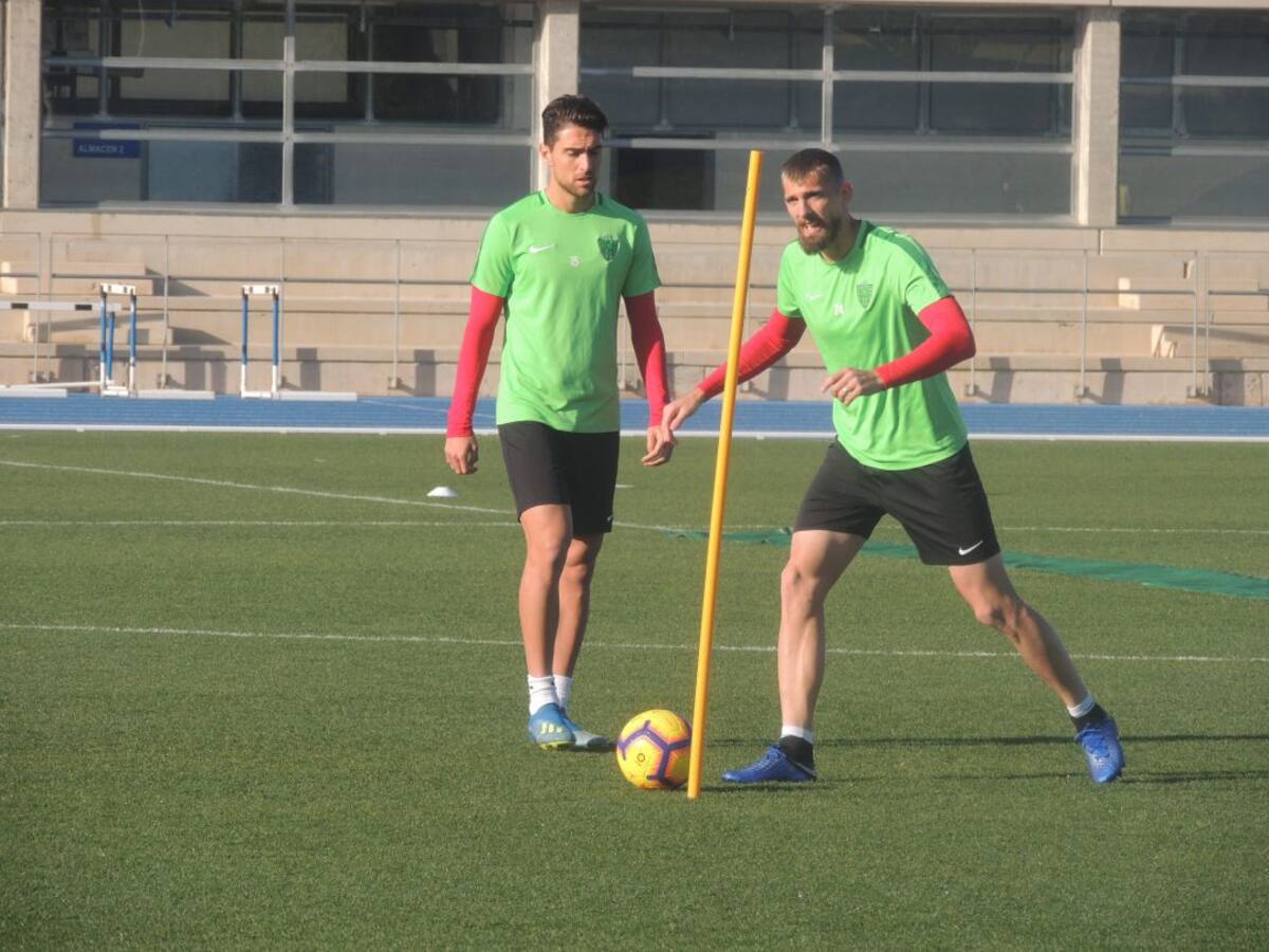 Saveljich: "Si subimos pido de rodillas quedarme en el Almería"