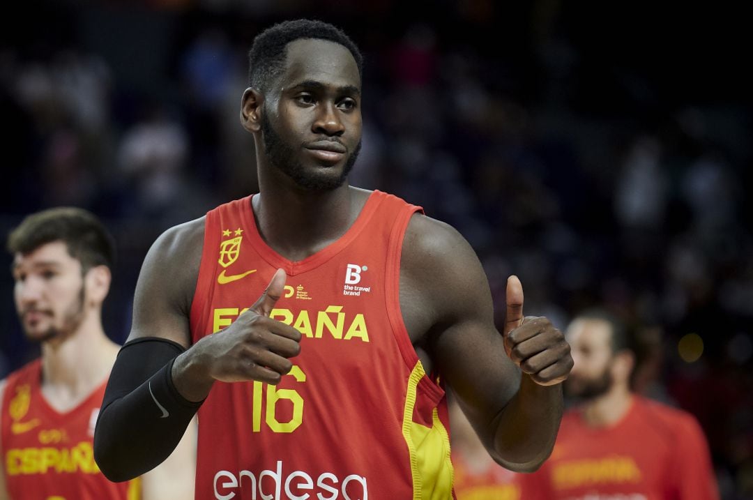 Usman Garuba durante un partido con la selección española de baloncesto