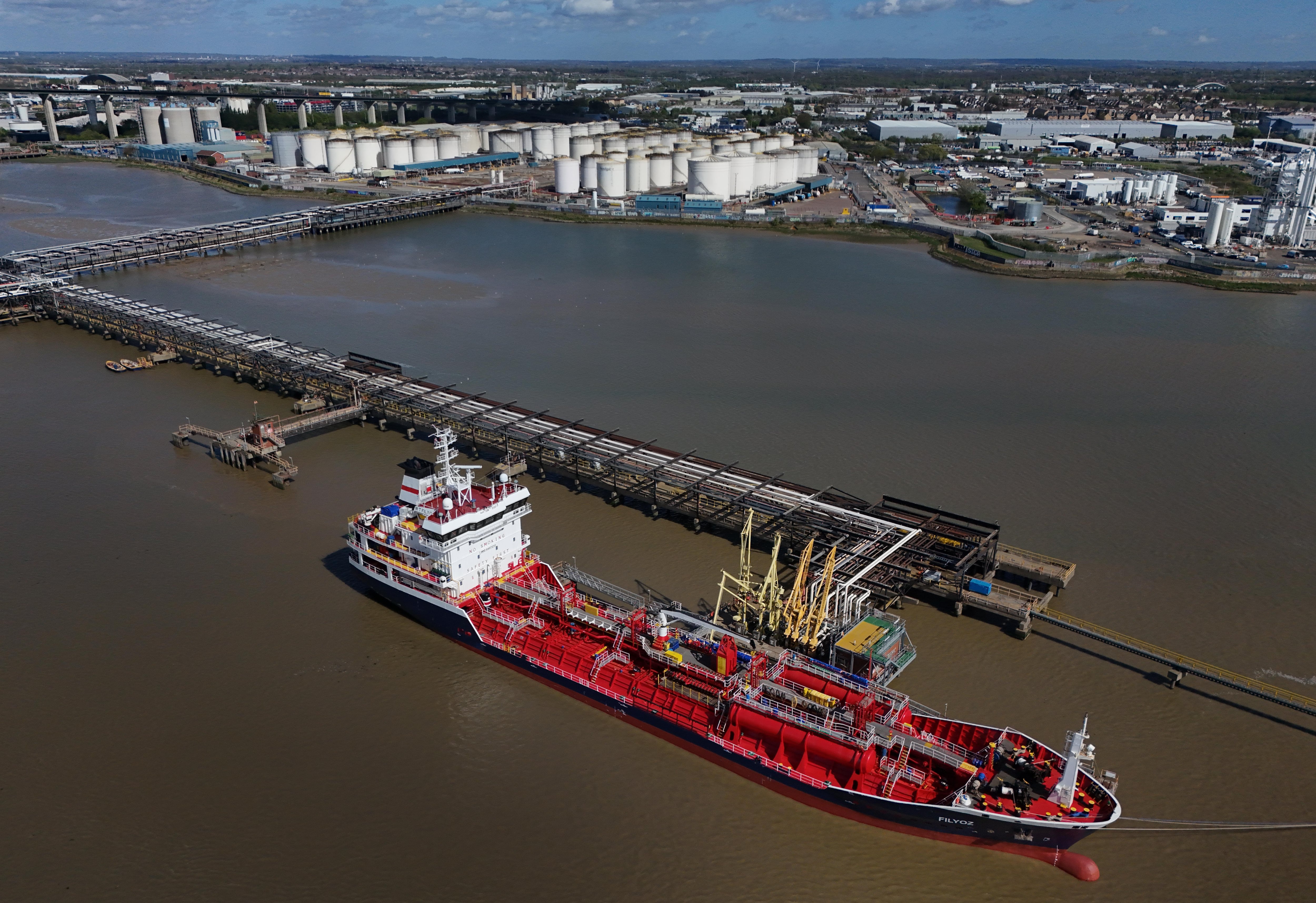 Del yacimiento al surtidor: así se transforma el petróleo en combustibles 