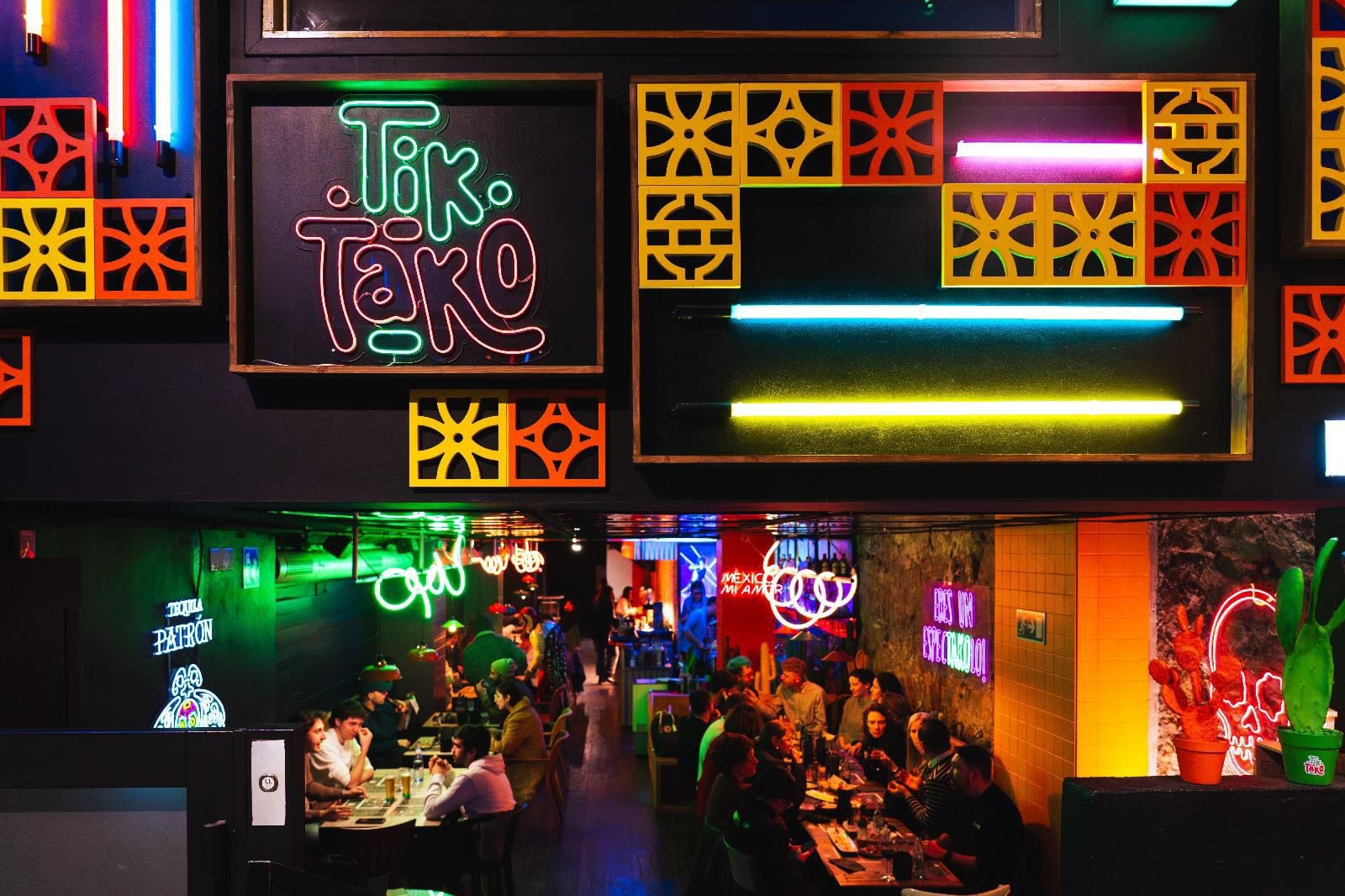 Entrada al restaurant Tik Tako