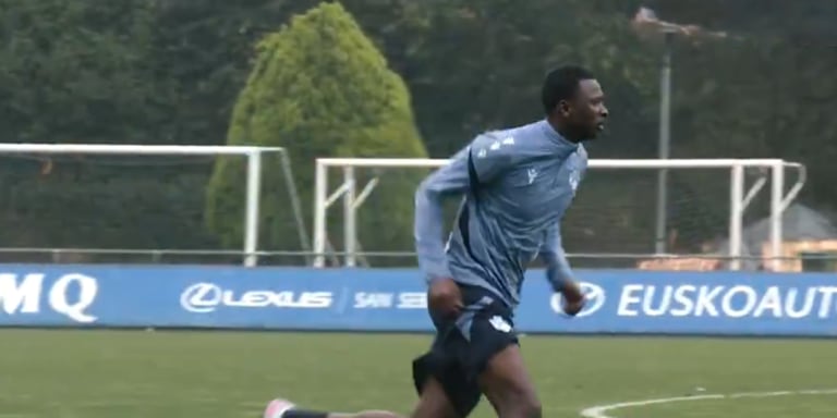 Umar Sadiq ha vuelto al trabajo con la Real Sociedad.