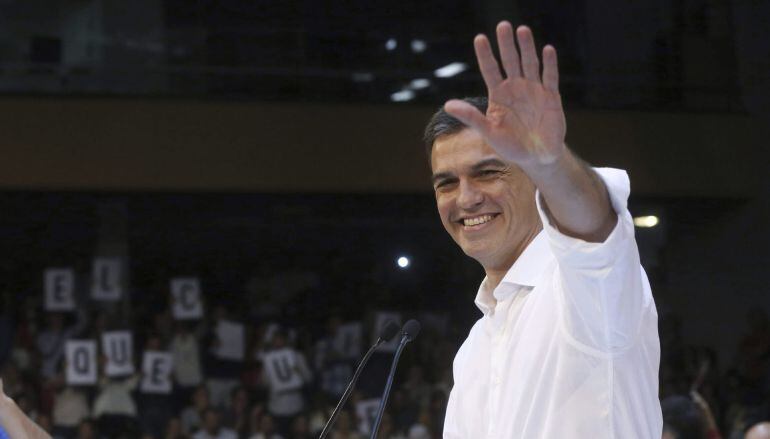 El secretario general del PSOE, Pedro Sánchez, durante su intervención hoy en el acto de presentación de las candidaturas al Congreso y Senado.