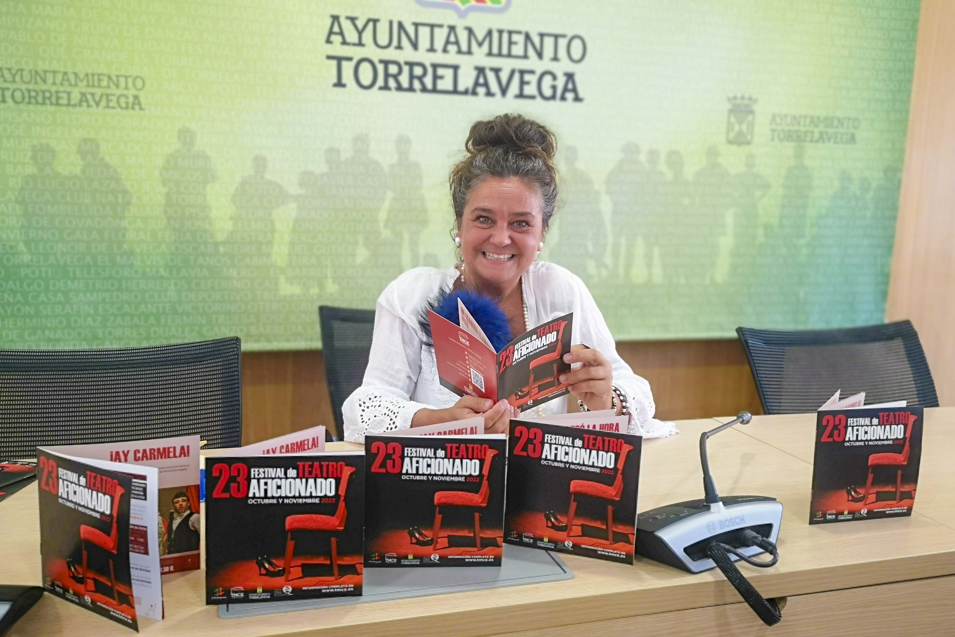 Esther Vélez presenta la 23 edición del Teatro Aficionado de Torrelavega