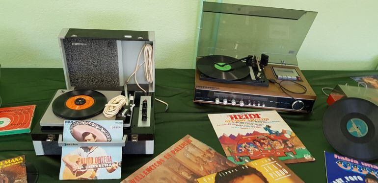 Atractiva exposición retro en el colegio Sofía Tartilán de Palencia