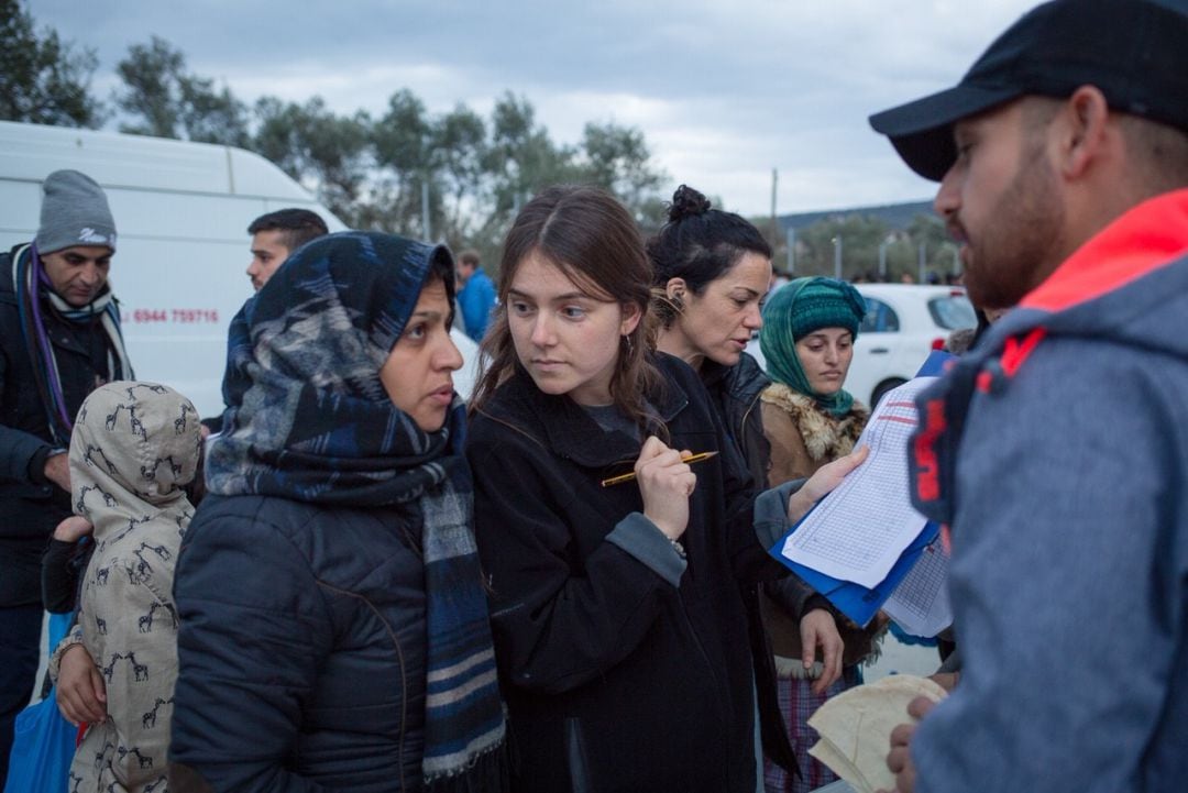 Maialen Garmendia, en su labor con Zaporeak, en el campo de refugiados de Moria, en Lesbos