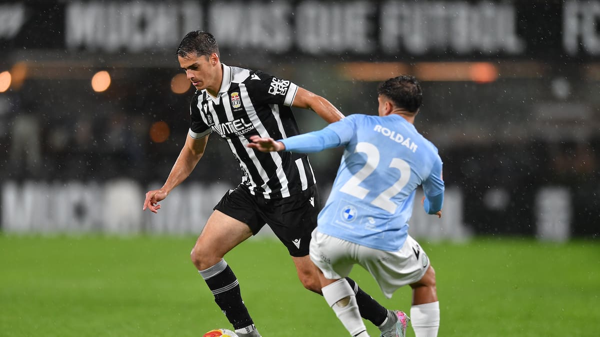 El Efesé lame sus heridas antes del parón con un 3-0 al Torremolinos