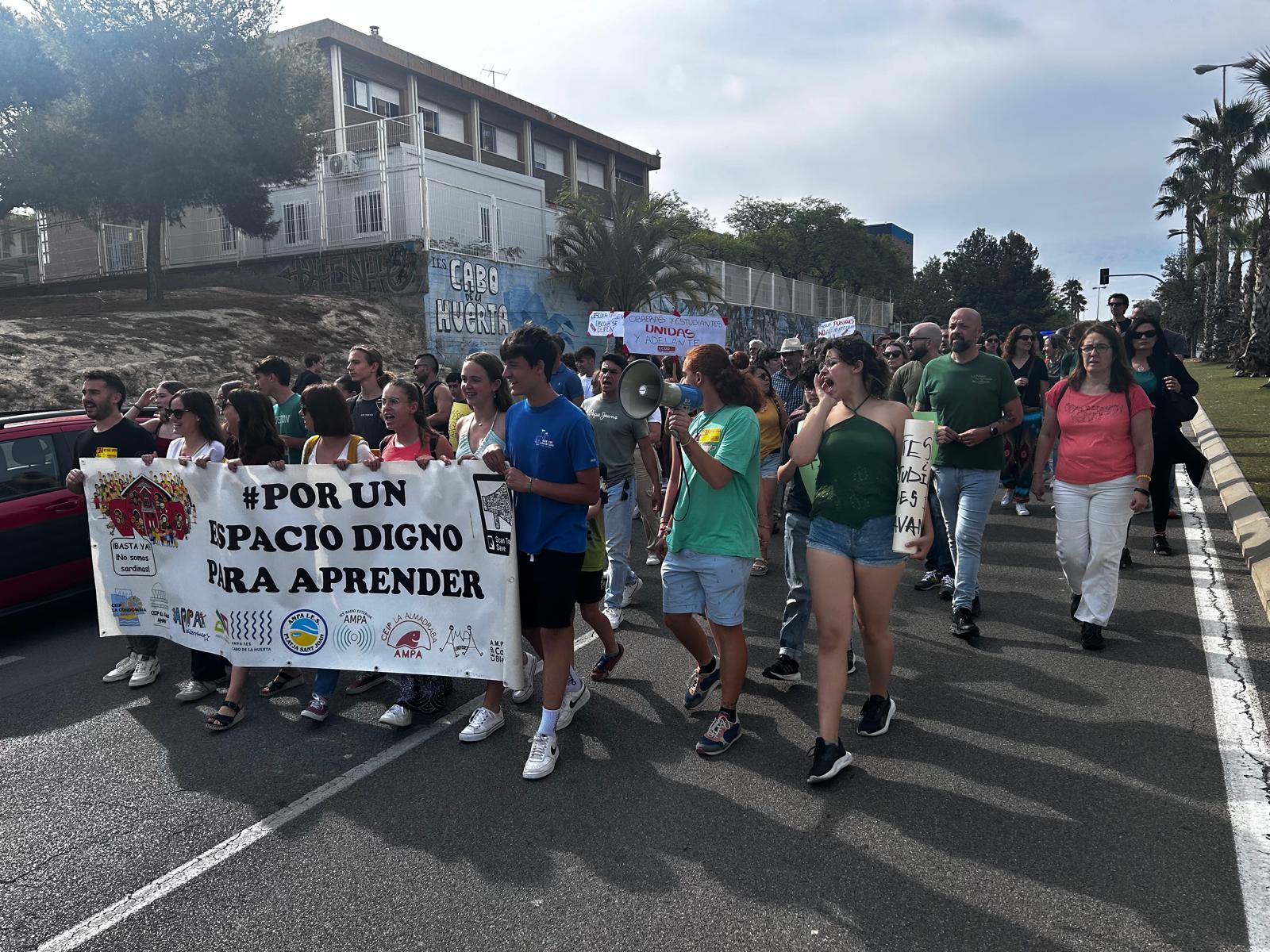 Manifestación de estudiantes y docentes de la plataforma &#039;Por Un Espacio Digno para Aprender&#039; en la jornada de huelga educativa del 23 de mayo