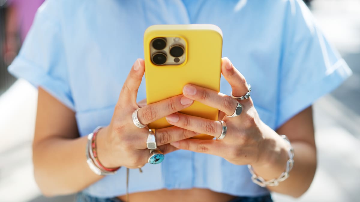 Bea Martínez, psiquiatra adolescente: "si al drama adolescente le sumas el algoritmo el resultado es una juventud muy polarizada"