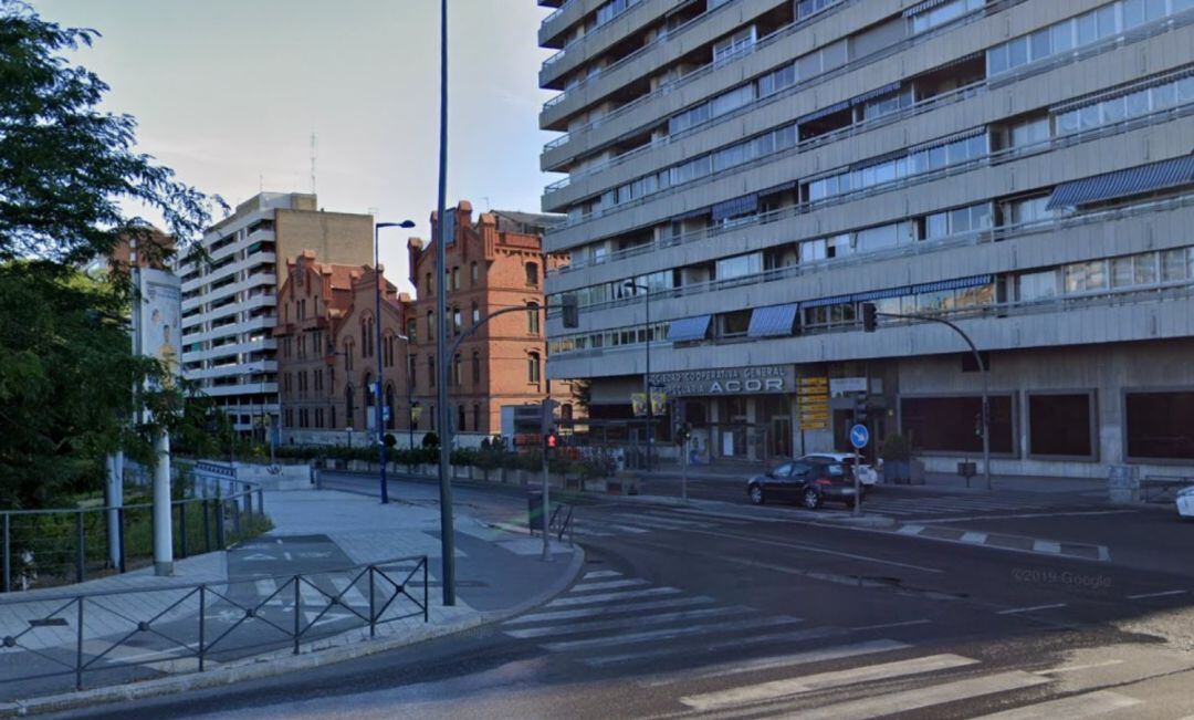 Cruce del paseo de Isabel La Católica con la avenida de Miguel Ángel Blanco