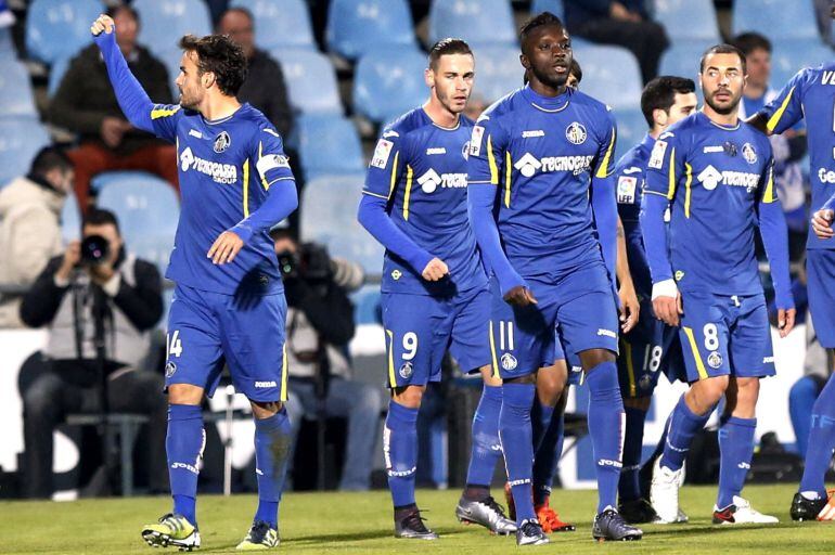 El centrocampista del Getafe, Pedro León contra el Espanyol