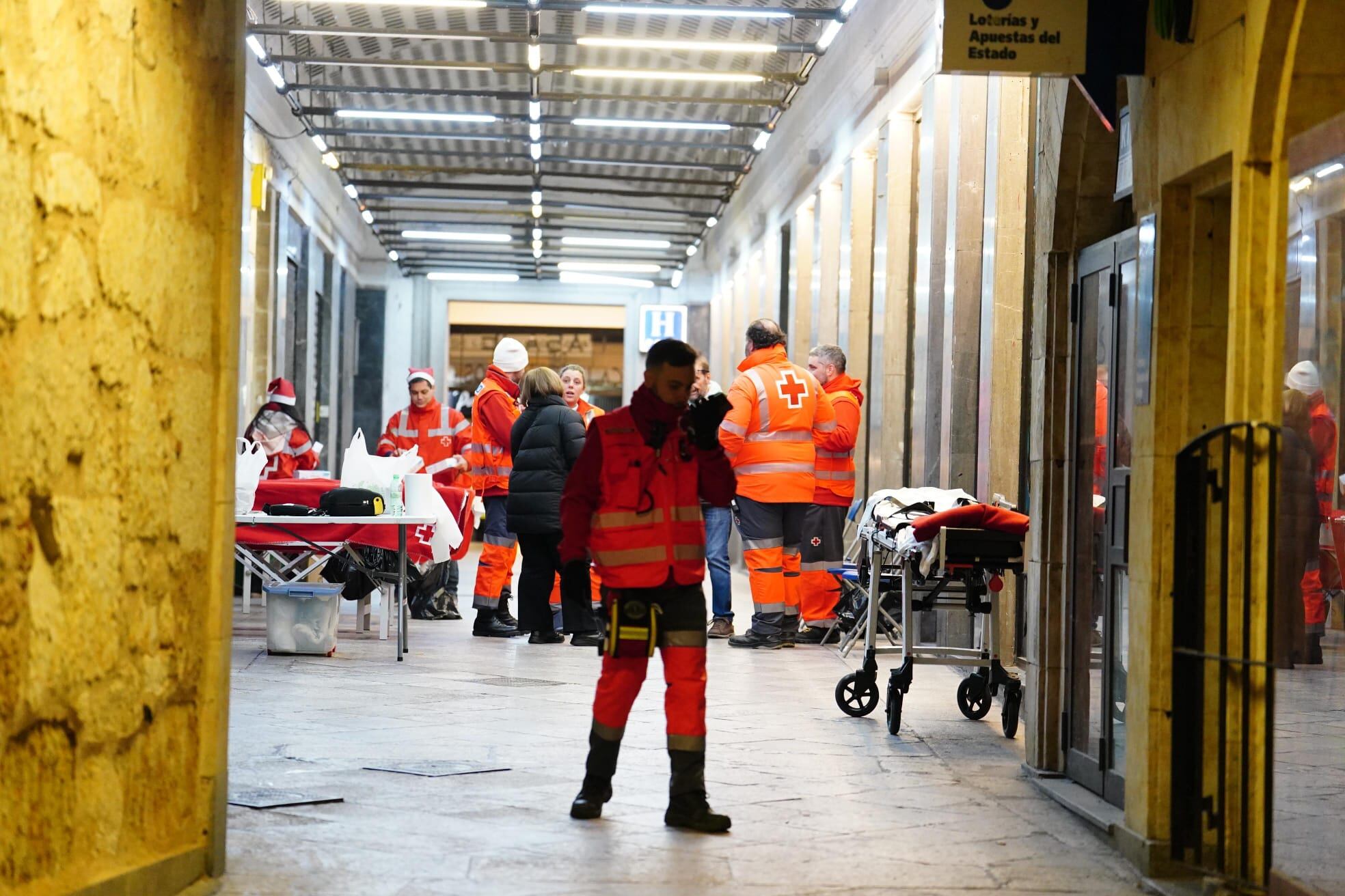 Puesto sanitario en el pasaje de la Plaza Mayor