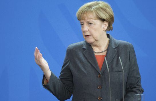 LUS486 BERLÍN (ALEMANIA), 03/12/2014.- La canciller alemana, Angela Merkel, gesticula durante la rueda de prensa que ofreció junto al primer ministro etíope, Hailermariam Desalegn (no visible en la foto), tras el encuentro que mantuvieron en la sede de la