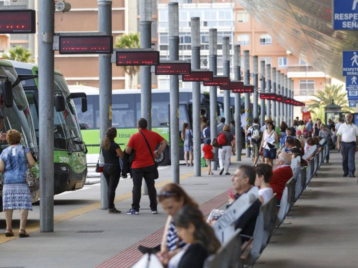 Titsa refuerza sus líneas por la celebración de la Semana Santa