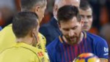 El indignado gesto de Messi para explicar su gol fantasma
