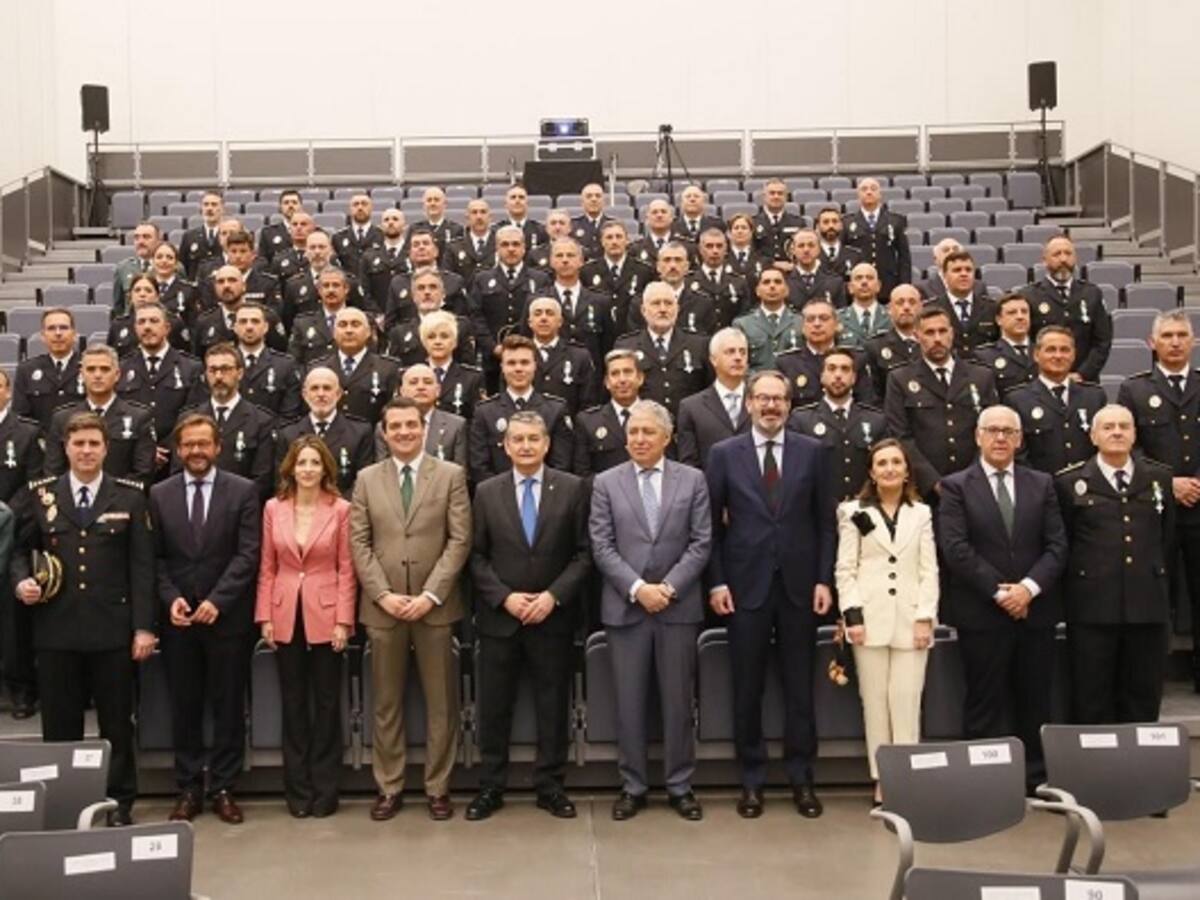 Los agentes que detuvieron a Yassine Kanja, condecorados por la Junta