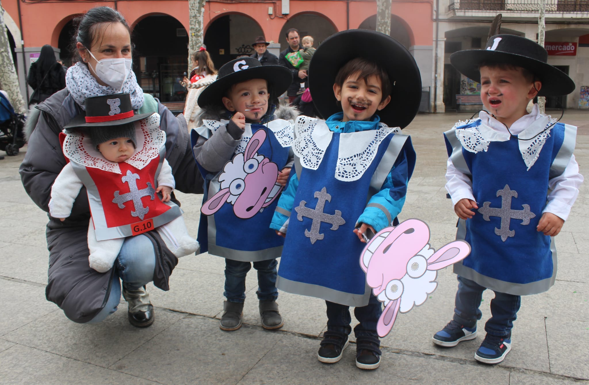 Los más pequeños carnavaleros de la Fiesta Infantil en el Carnaval de Aranda 2022