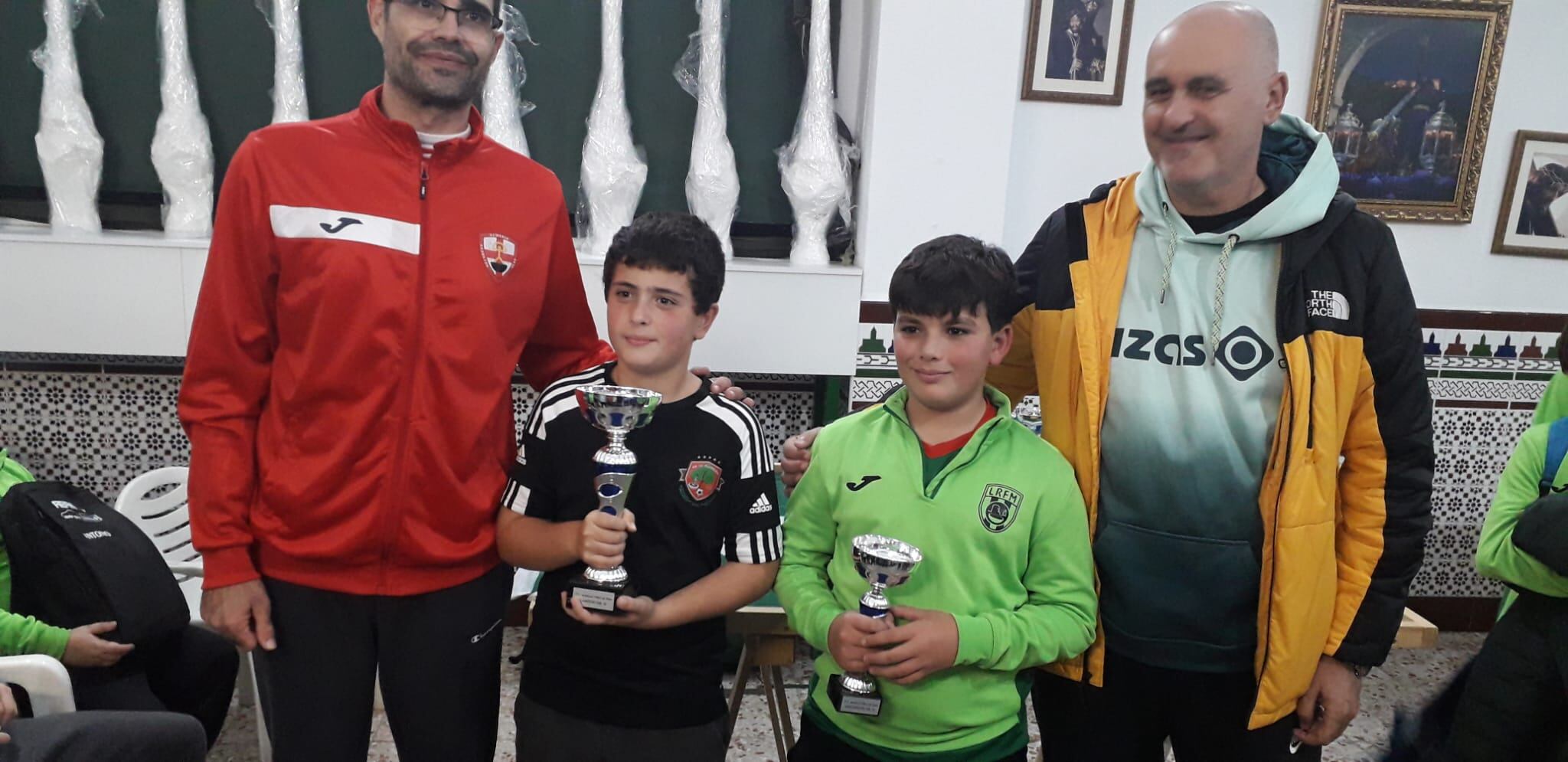 Podium Sub 16 junto al concejal de Deportes de Tabernas.