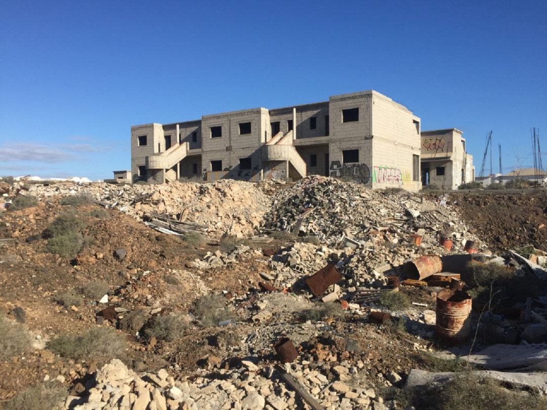 Uno de los "esqueletos" de Costa Teguise.