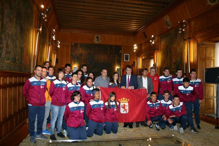 La selección leonesa fue recibida en la Diputación