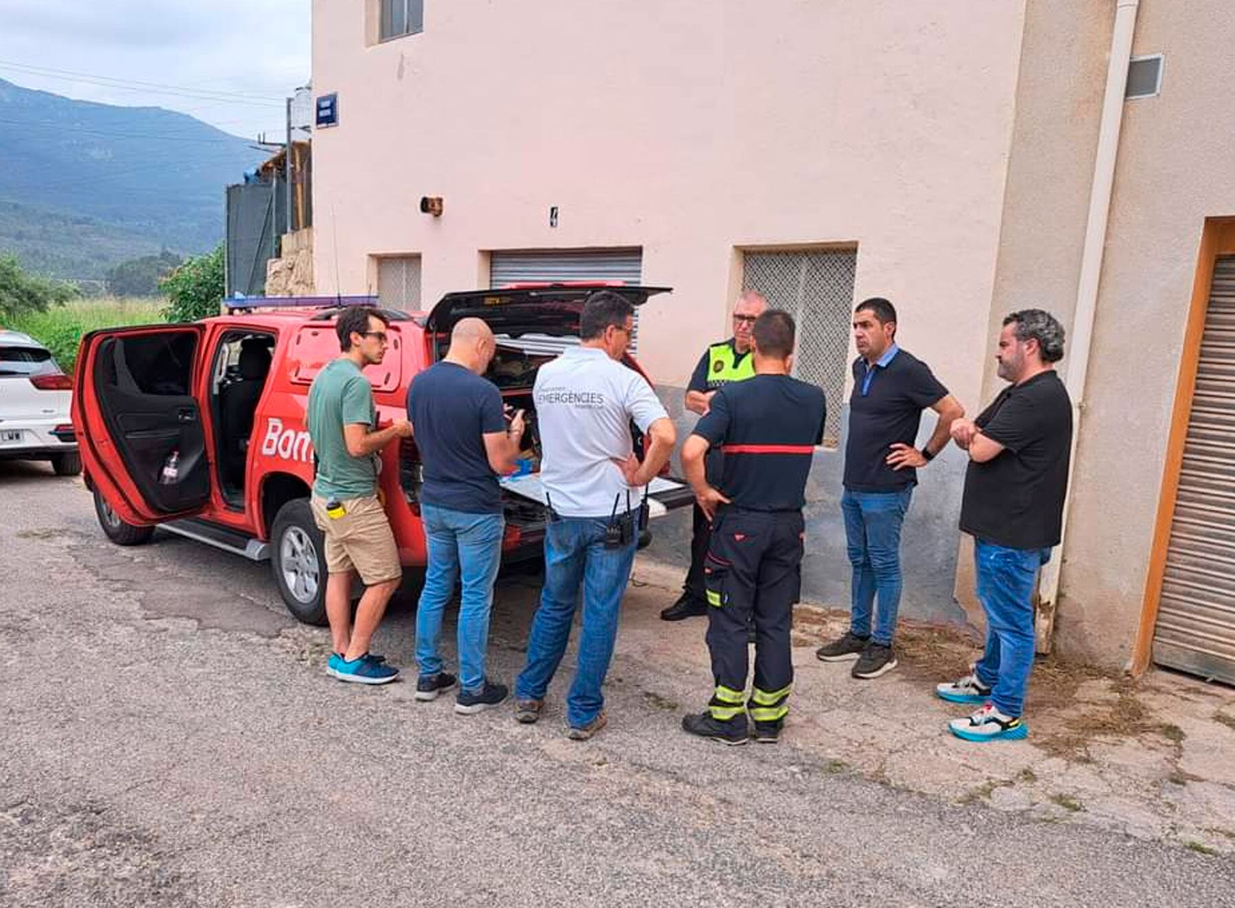 El alcalde Toni Francés y el concejal de Seguridad, Raül Llopis, ha estado pendientes del despliegue realizado para encontrar a la persona desaparecida