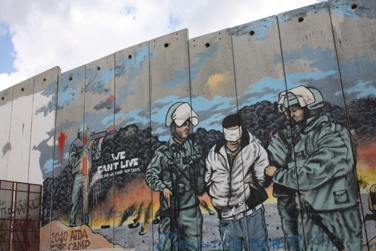 Uno de los cientos de grafitis en el muro. Belén, Palestina