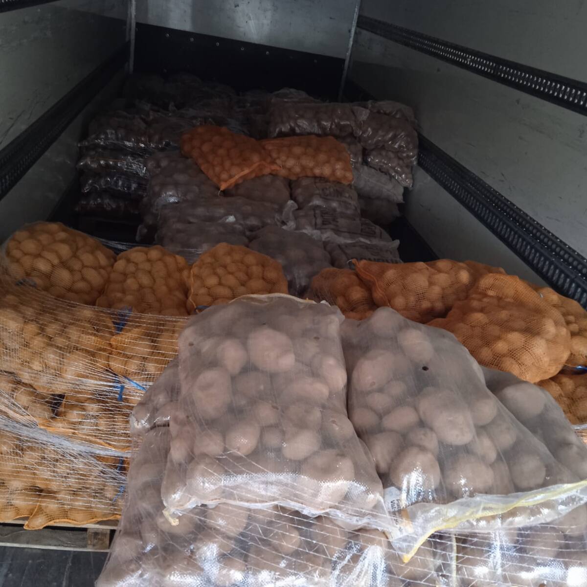 Valderredible dona 6 toneladas de patatas a Ucrania