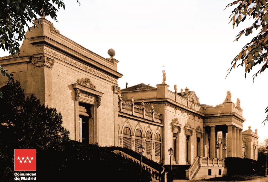 Fachada de uno de los edificios principales de la Finca de Vista Alegre