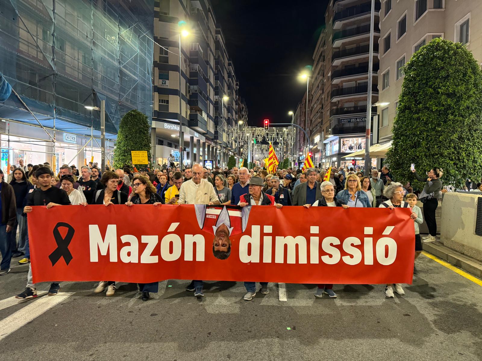 Alicante pide la dimisión de Carlos Mazón por su incompetente gestión durante la DANA 