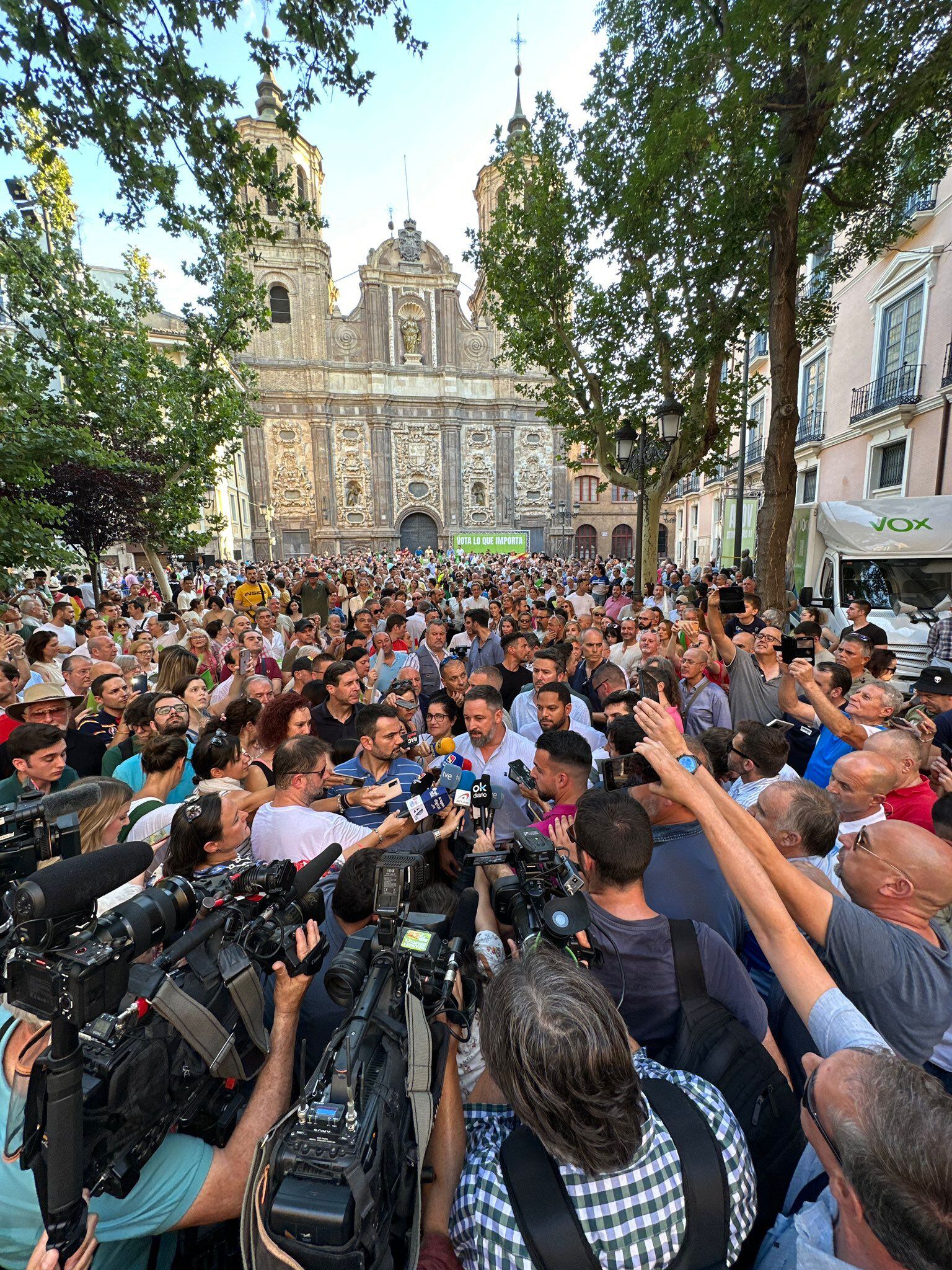 Abascal durante su mitin en Zaragoza