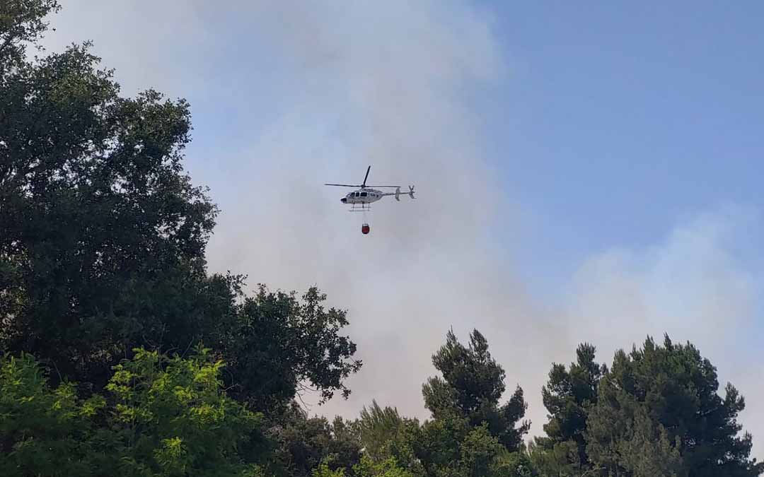 Helicóptero del operativo de incendio forestal de Valderrobres (Teruel)