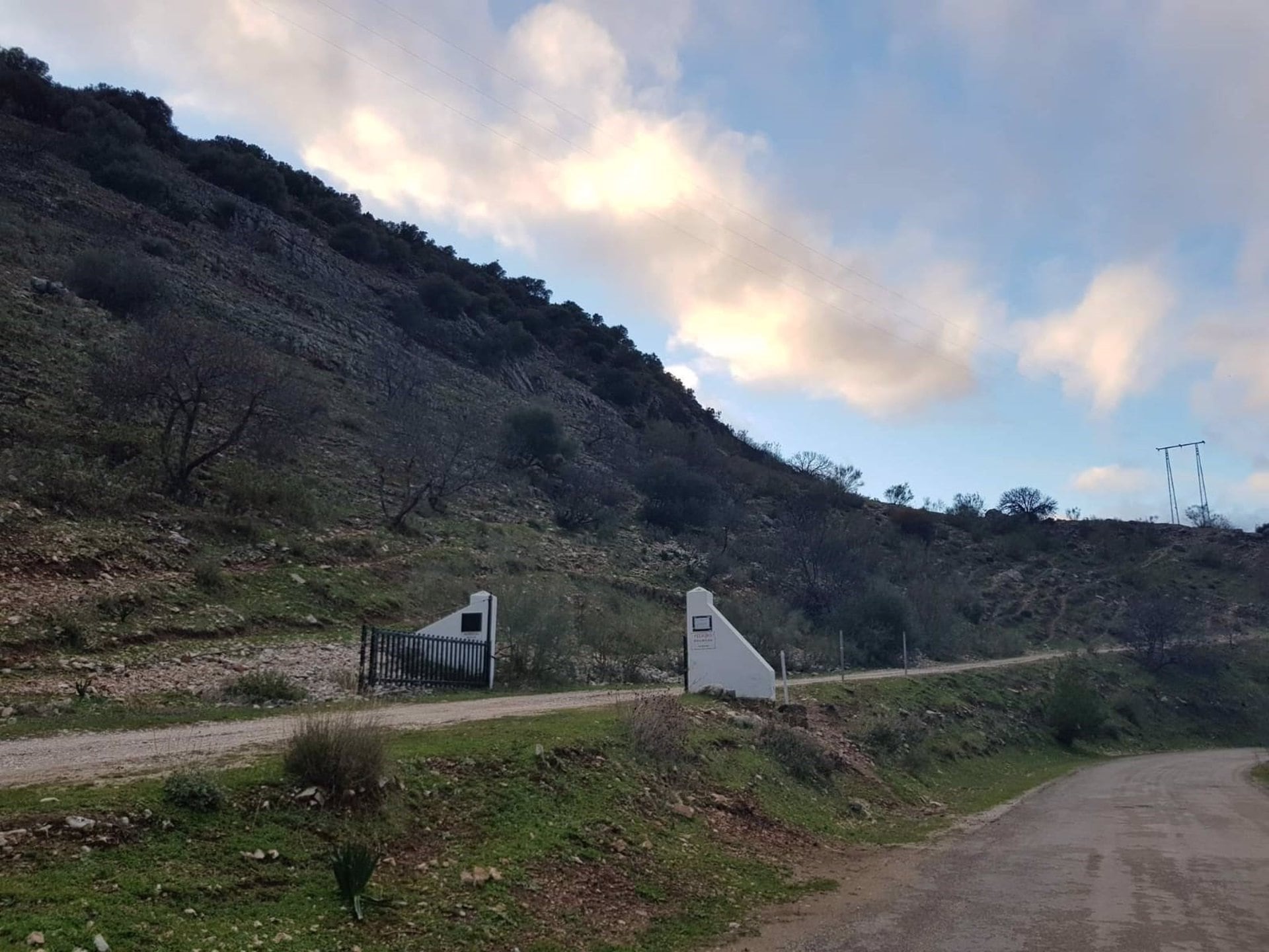 Camino de Campillo de Arenas, en Otíñar