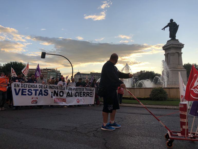 Cabecera de la manifestación a su paso por León