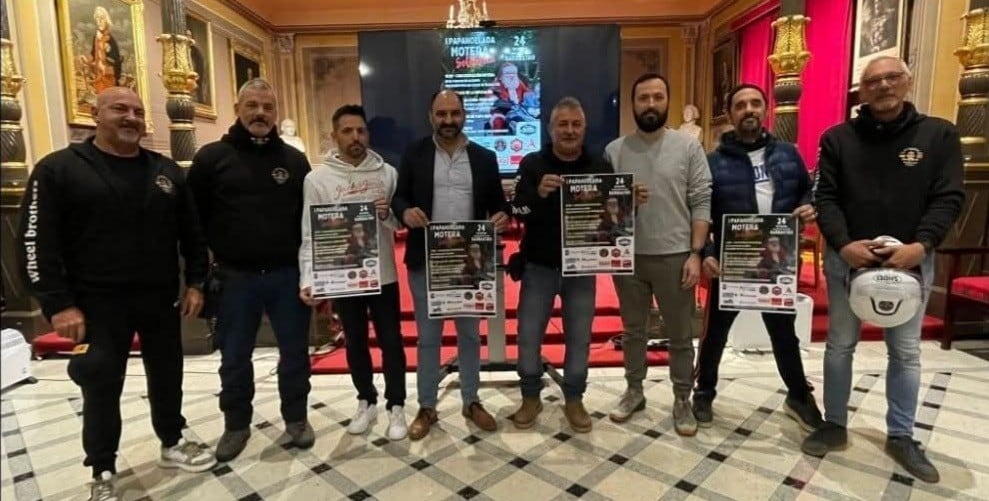 Presentación de la Papanoelada Motera en el Ayuntamiento de Barbastro