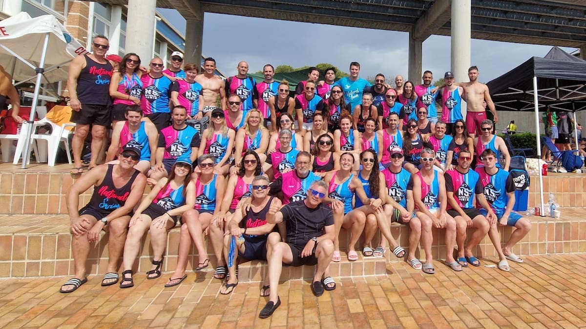 El NaturalSwim Natación Máster Petrer brilla en el Autonómico con más de 100 medallas
