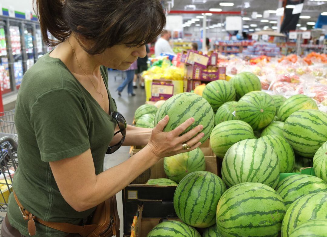 Los mejores trucos para elegir una buena sandía en la frutería: no volverás a preguntarle al frutero.