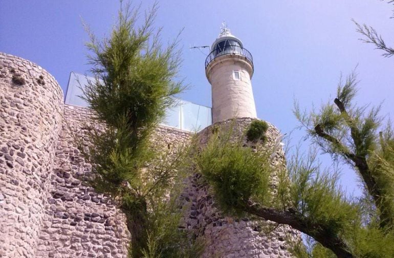 Los espectadores podrán ver los conciertos en una pantalla instalada en el interior del Castillo Faro.