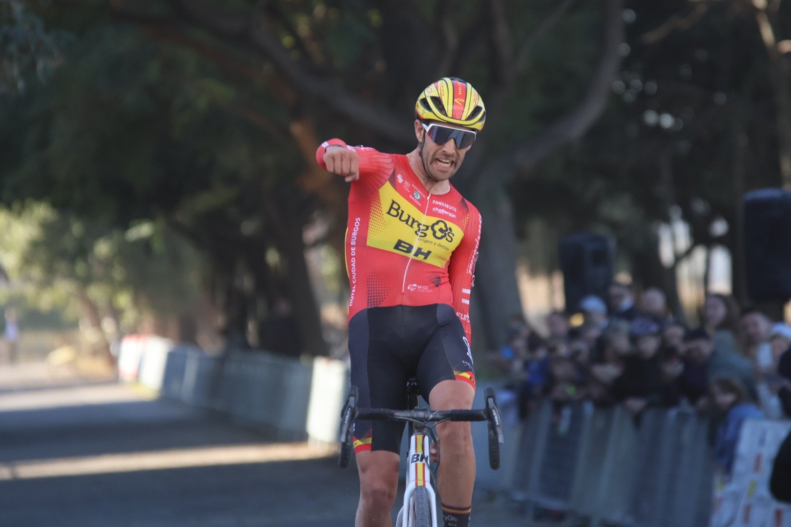 Felipe Orts celebra su triunfo en València