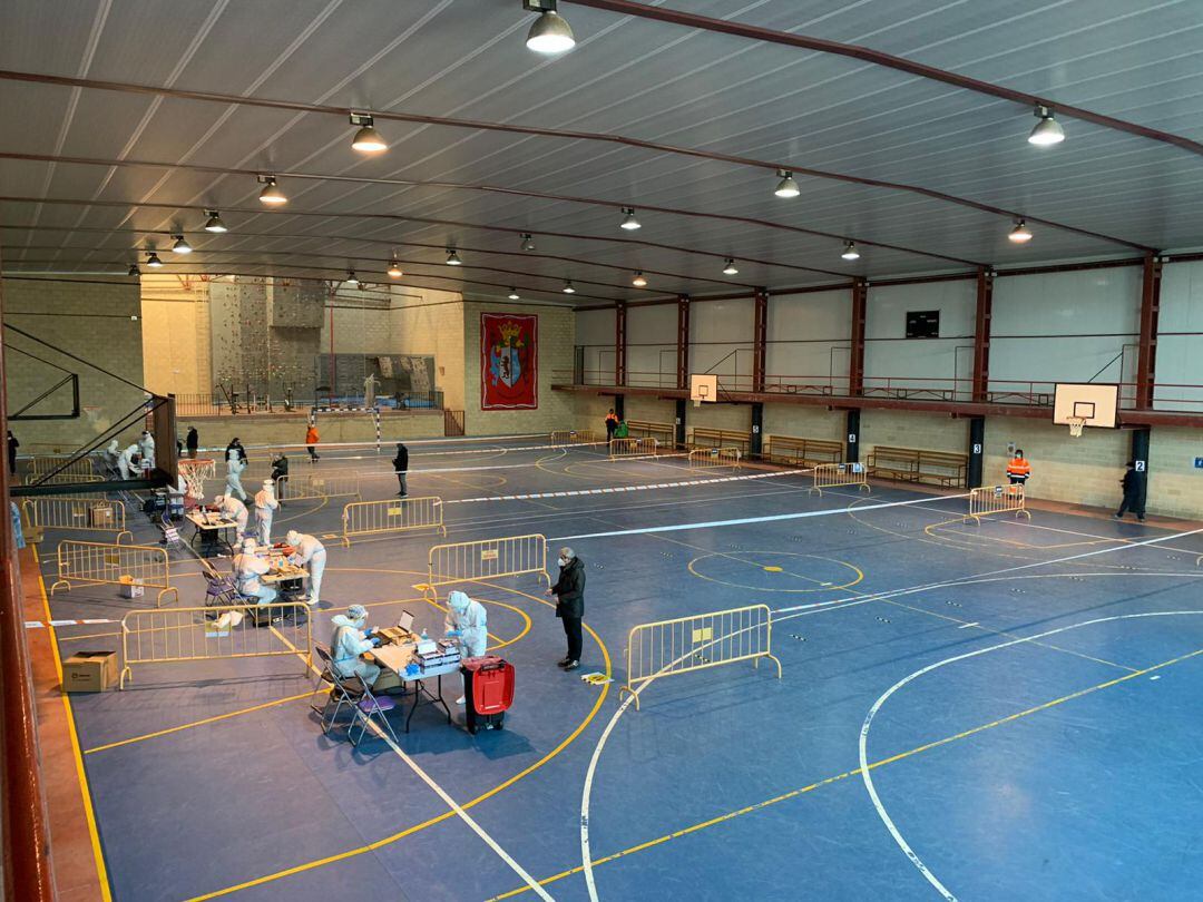 Imagn del polideportivo donde se está llevando a cabo el cribado