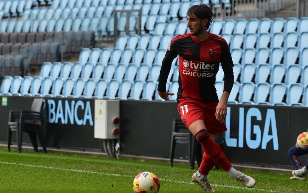 La baja de mula provoca el alta de Erik Morán que podrá participar en el partido ante el racing de Ferrol