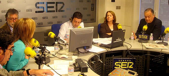 Elena Valenciano y Esteban González Pons durante su debate en el &#039;Hoy por Hoy&#039;