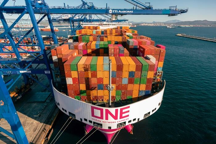 Un buque en el puerto de Algeciras