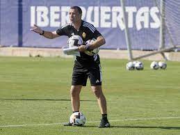 Juan Carlos Carcedo dirige el entrenamiento del Real Zaragoza