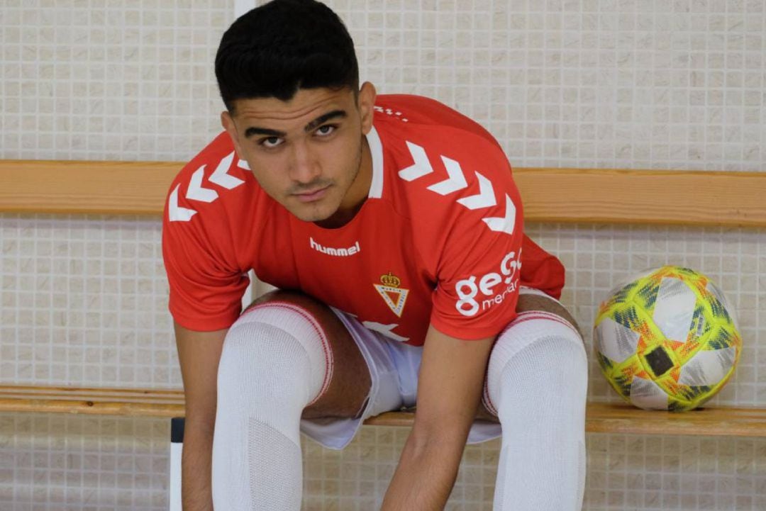 Youness en su presentación con el Real Murcia