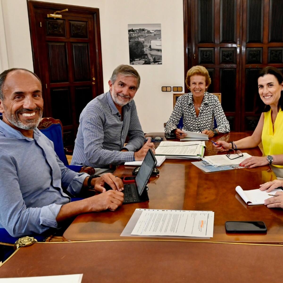 Santander refuerza con la nueva directiva del Racing el compromiso de renovar El Sardinero