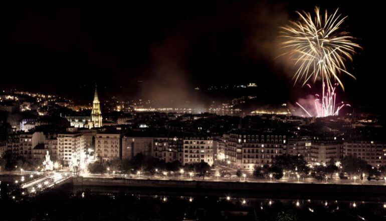 Imagen de archivo de los fuegos artificiales en San Sebastián.